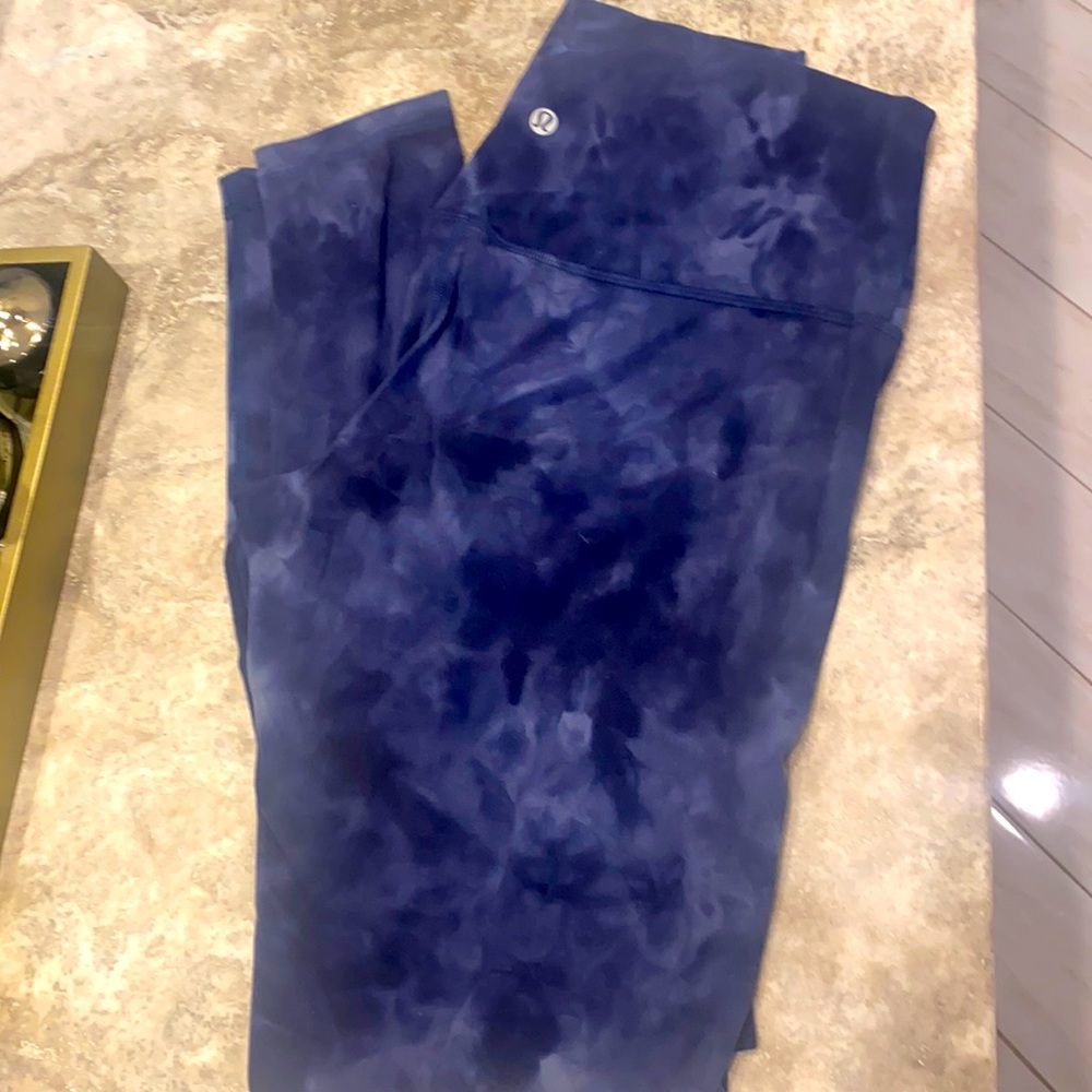 Like new Lululemon leggings align 28 blue tie dyed